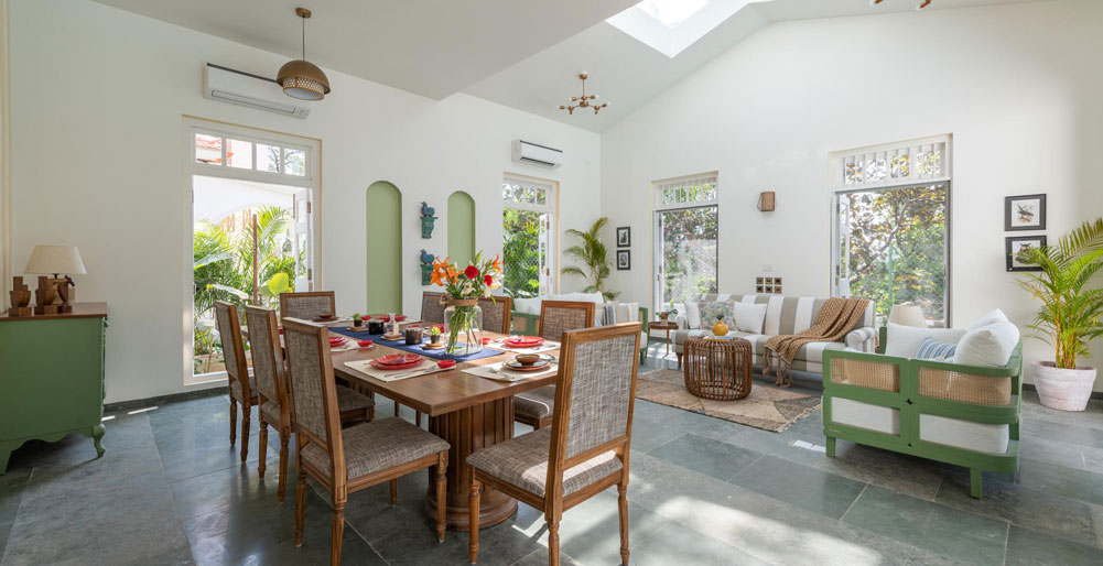 Colina Villa B - Dining and living areas